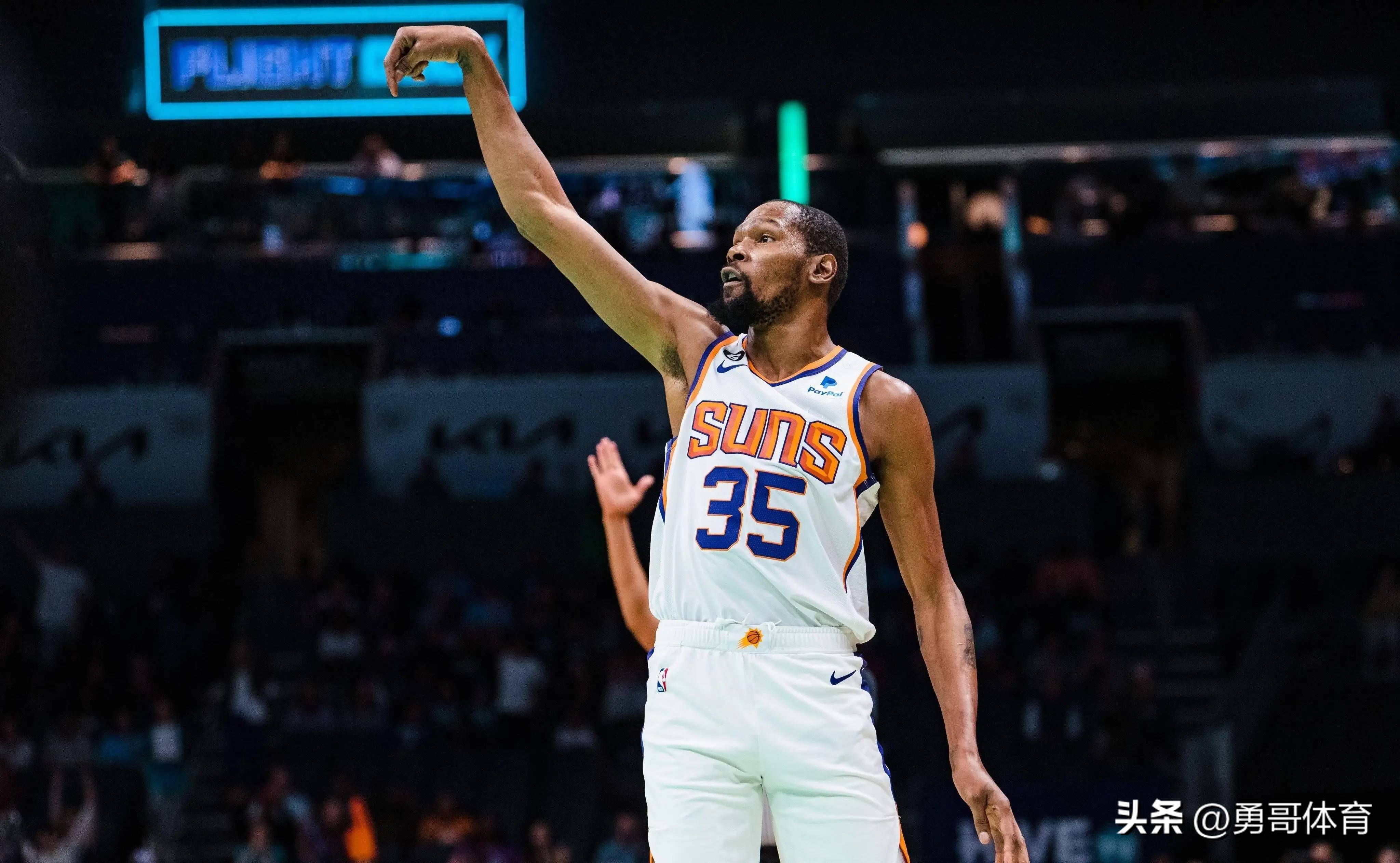 如意体育首页 :杜兰特绝杀时刻,米切尔点燃赛场,步行者迎来胜利!