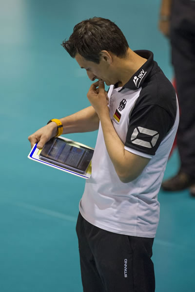 如意体育首页 :浓眉哥遭遇十五持续失利，瑞士队教练压力巨大！